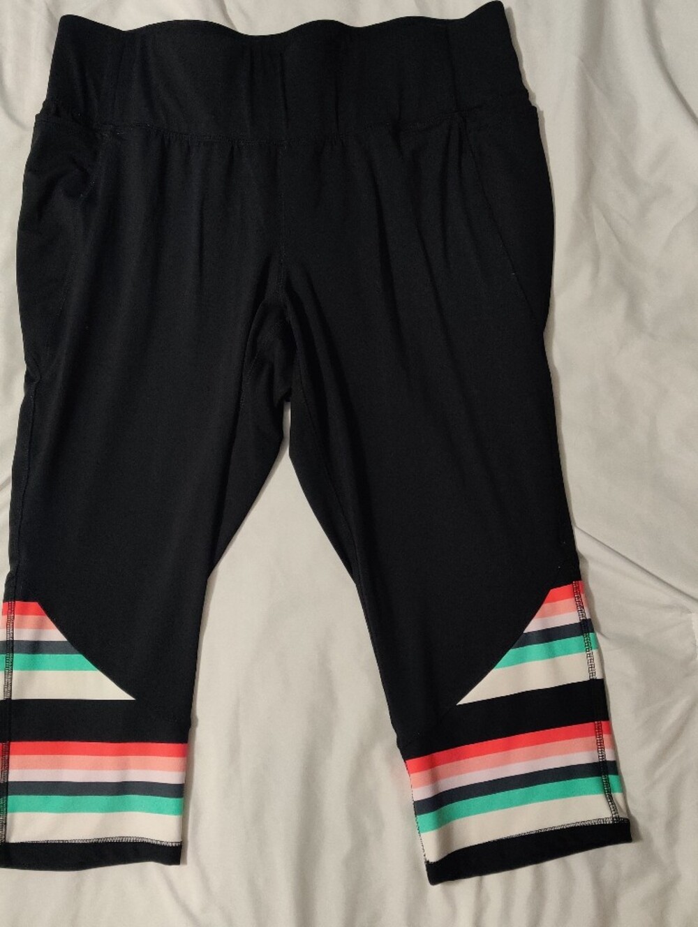 Livi Women's 22/24 Cropped Leggings Active Pants Black Capri Plus Lane Bryant